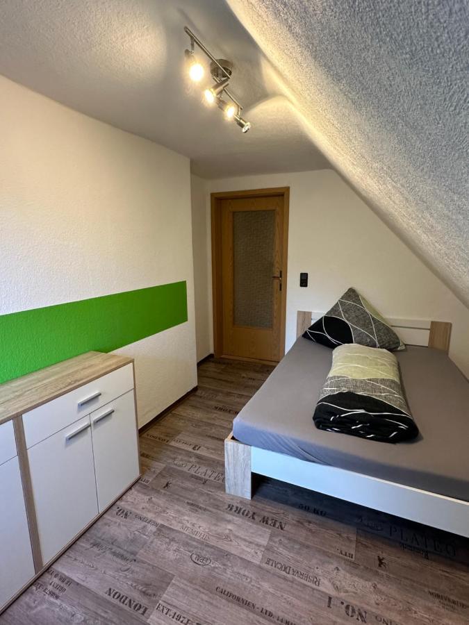 Pension „Haus 11“ Lauta Екстер'єр фото